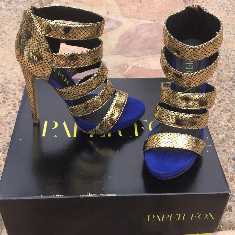 🦈🦈BRAND NEW GOLD AND BLUE HEELS 🦈🦈